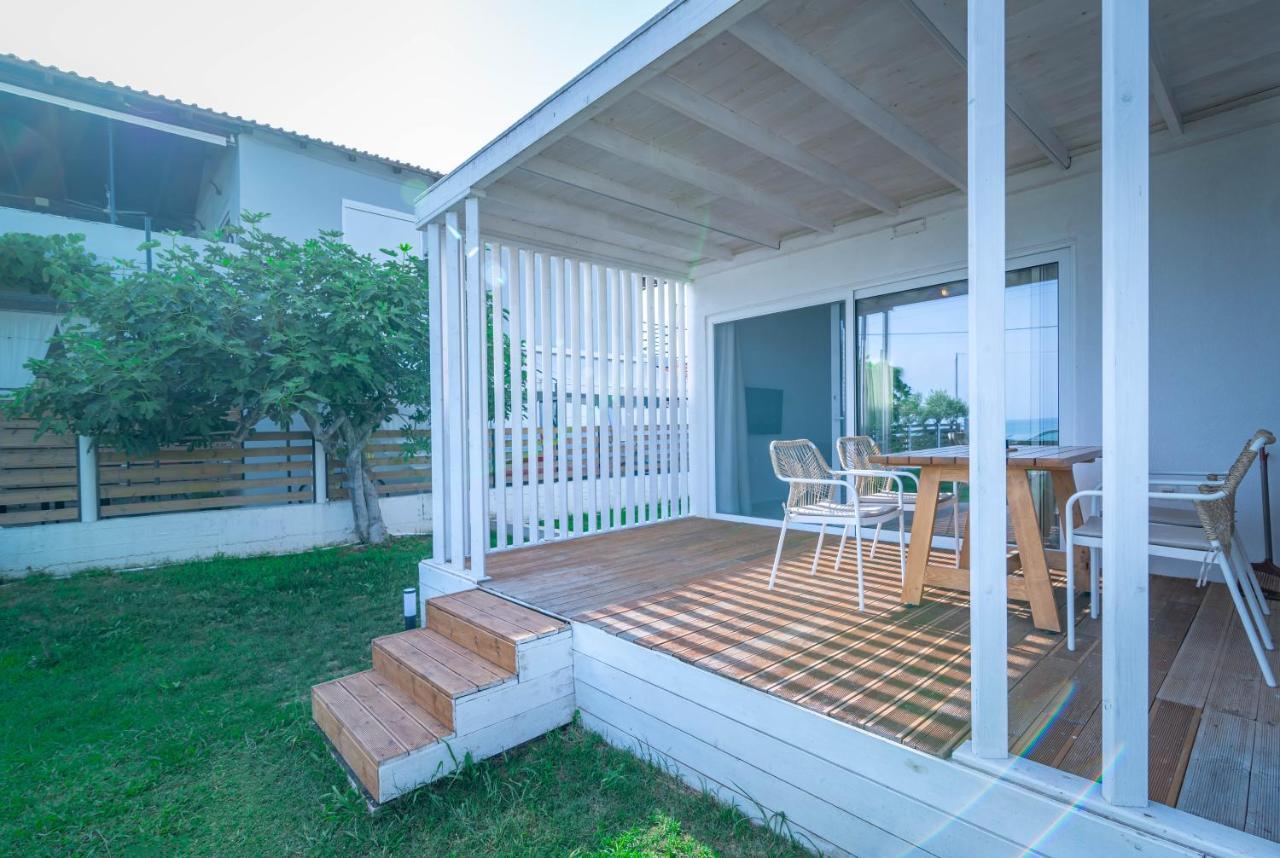 Thea Eco Suites Nea Kallikrateia Экстерьер фото